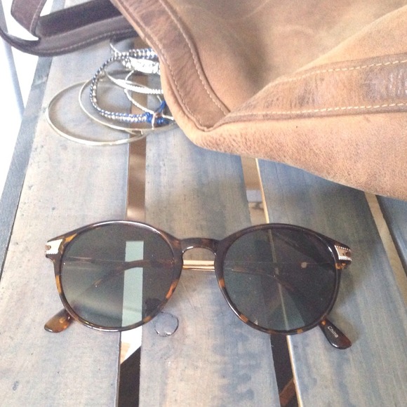 HOST PICK Cynthia Rowley vintage style sunglasses
