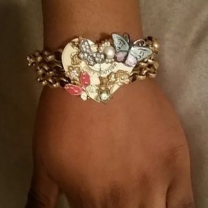 A beautiful juicy bracelet