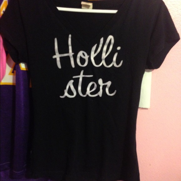 Hollister v-neck