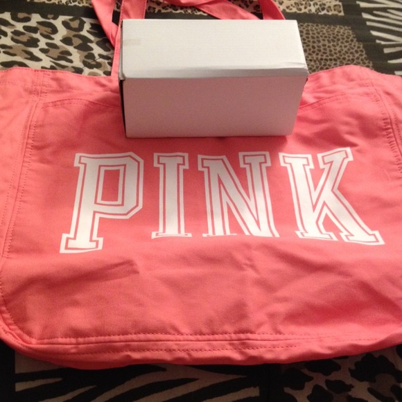 VICTORIAS SECRET TOTE BAG AND TUMBLER