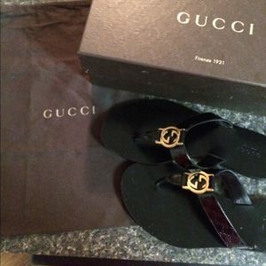 Size 7 Gucci sandals