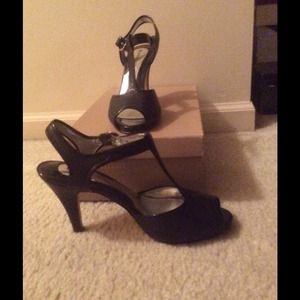 naturalizer open toe bootie