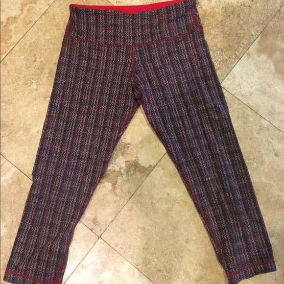 Lulu lemon size 6 wunder under crops
