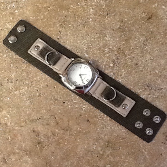 Quartz watch - Picture 4 of 4