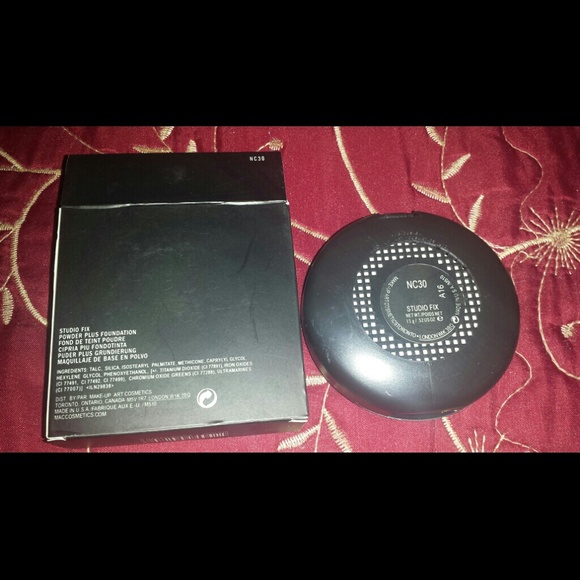 Mac Studio fix powder plus foundation