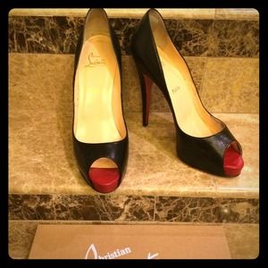 Christian Louboutin Very Prive Pumps