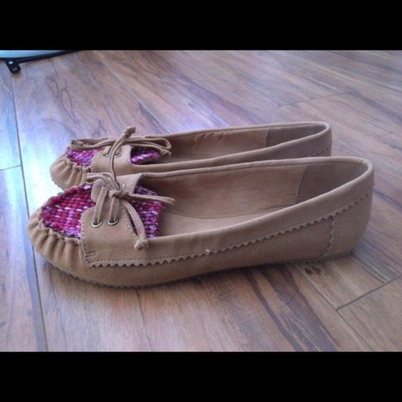 Aldo tan&pink woven moccasins