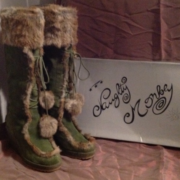 ✨Naughty Monkey Green Suede Rabbit Fur Boots✨