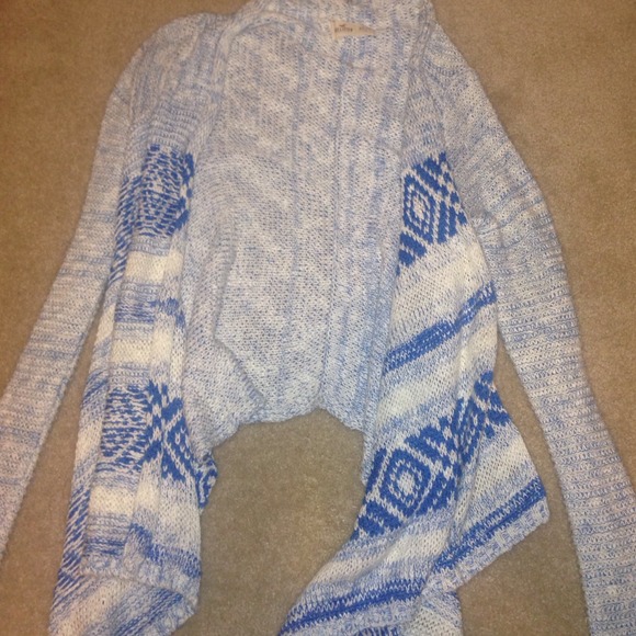 Holister sweater