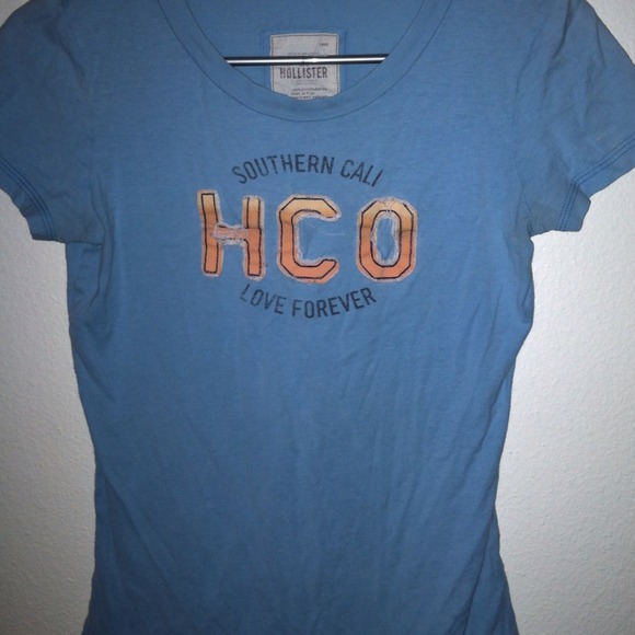 Hollister tee