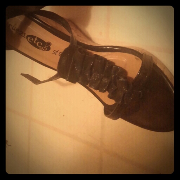 Super cute and comfy wedge heels