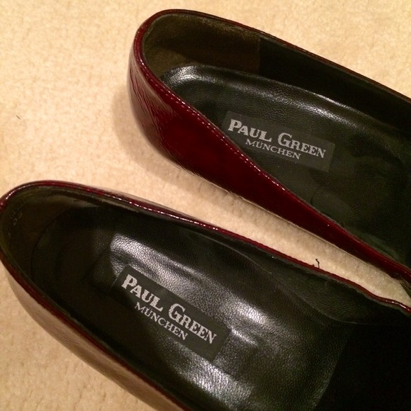 Dark Red Pointy Shoes - Picture 2 of 3
