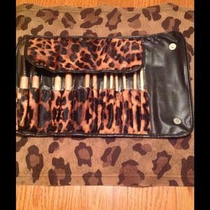 Make-up brush kit