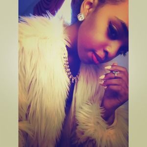 Meet your seller 👋😁 💜💛💙❤️