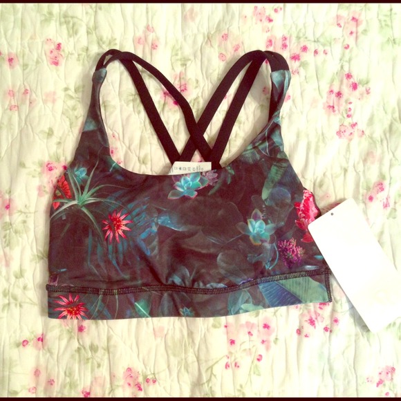 ⛔️Sold⛔️Lululemon Athletica Energy sports bra. - Picture 1 of 2