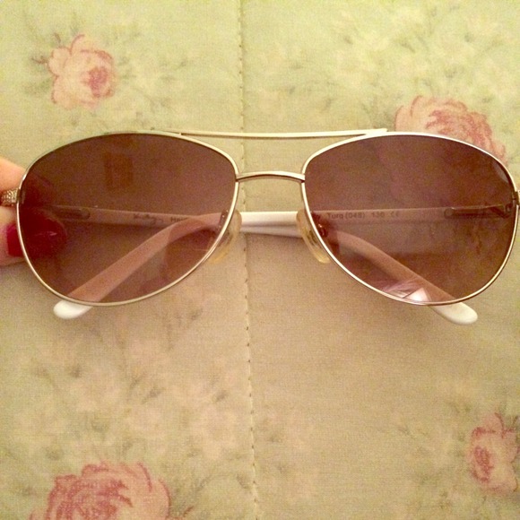 Vera Bradley Heidi sunglasses w/matching case