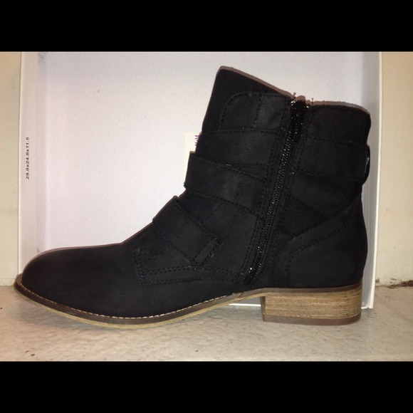 🌟BRAND NEW Steve Madden Teritory Boots - Picture 2 of 4