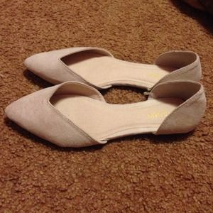 Cute pointed toe flats!