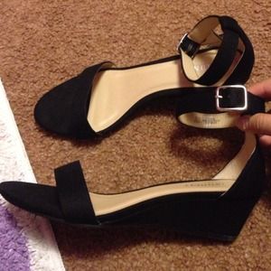 Black Wedges
