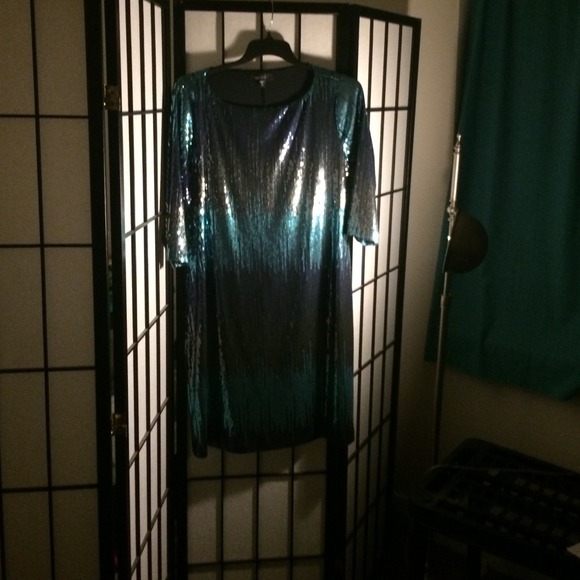 Elegant Dress. In colors of Emerald Green & Black