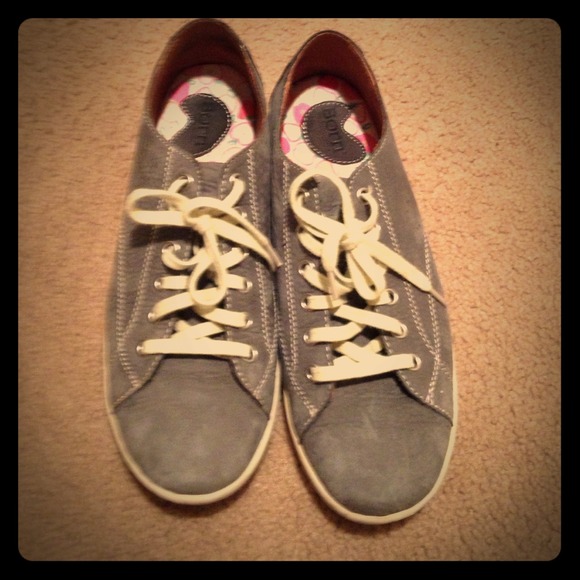 *SOLD another site* Cute grey suede Born sneakers