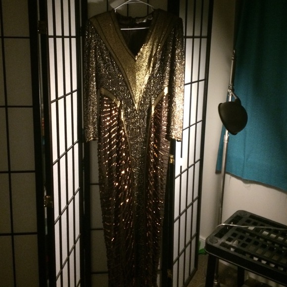 Elegant Dress. Shimmering Colors of Black & Brown