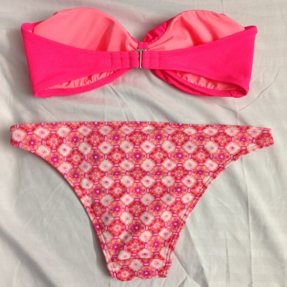 Victoria's Secret and Gilly Hicks bikini set - Picture 2 of 2