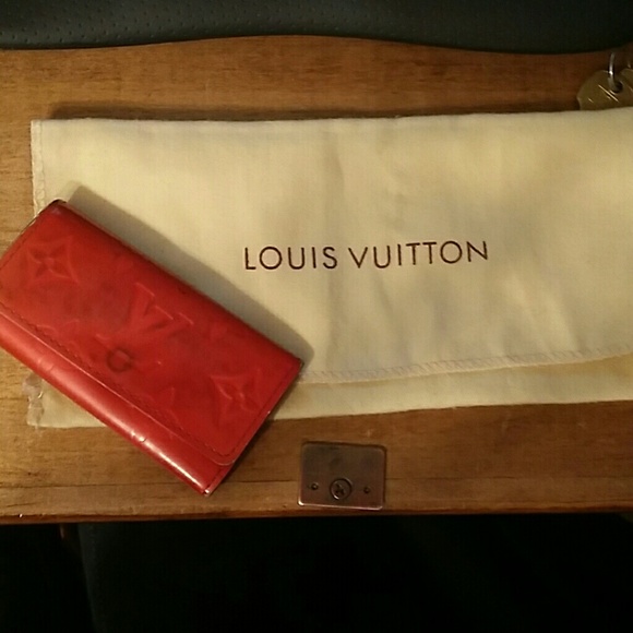 Authentic Louis Vuitton Multicles 4 key holder