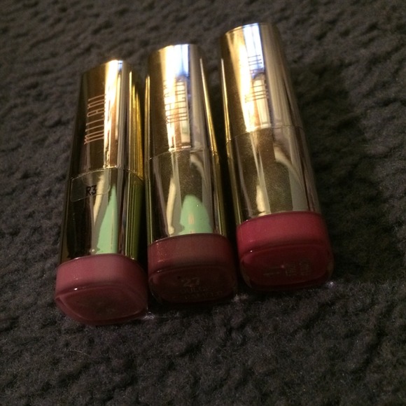 Milani Lipstick HOLD FOR @BARBIE04