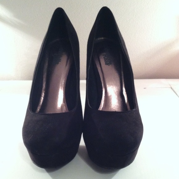 Black pumps - Picture 2 of 4