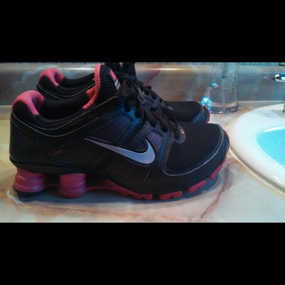 pink nike shocks
