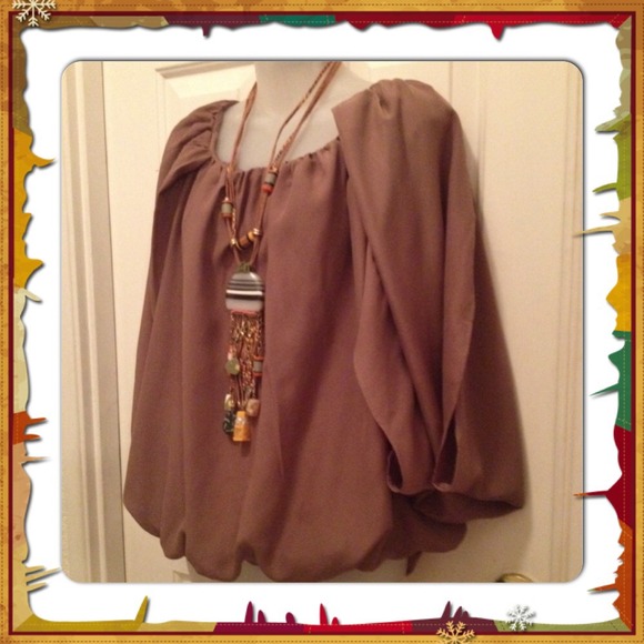 SOLD in Bundle!! Beautiful Caramel top..