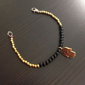 Evil eye bracelet ▪️◾️▪️prices are negotiable🔴