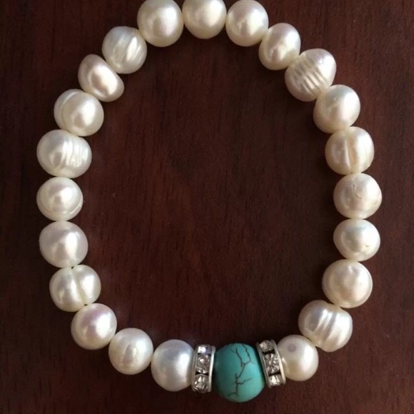 Earrings necklace bracelet