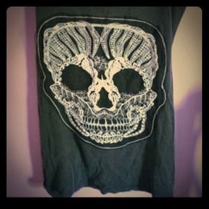 Lace skull shirt