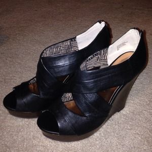 Seychelles "Risky Business" wedge sandal heel 8.5