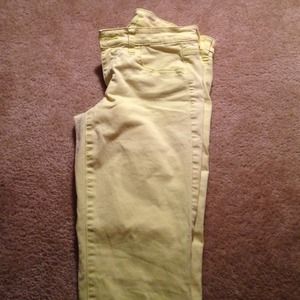 AEO // bright yellow "regular" length jeggings