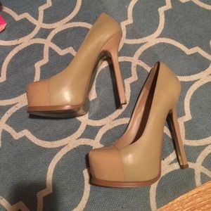 Nude bebe pumps!