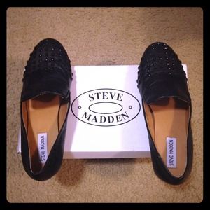 black leather Steve Madden loafers