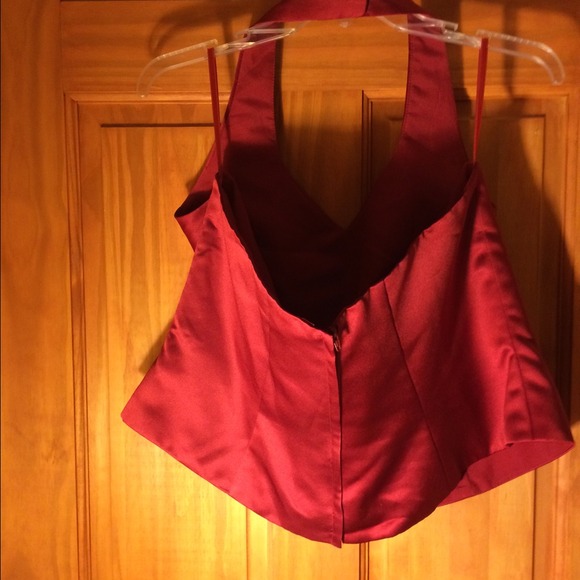 Custom fitted halter top, cranberry - Picture 2 of 4