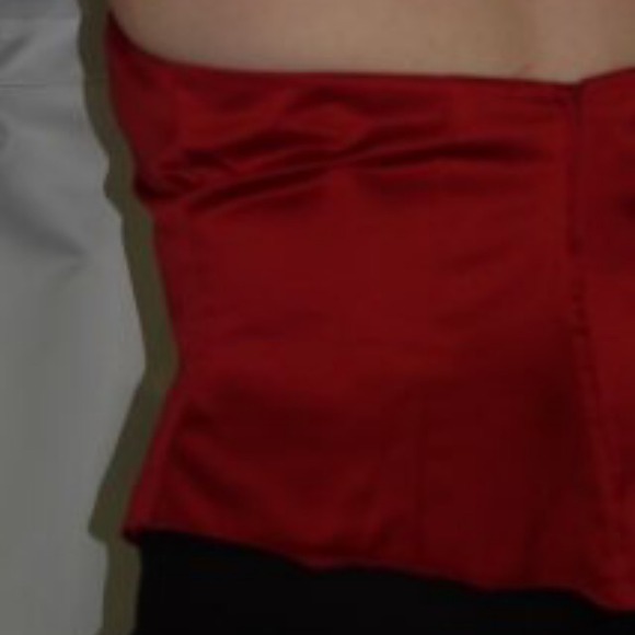 Custom fitted halter top, cranberry - Picture 4 of 4