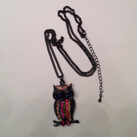 Owl necklace - Picture 3 of 3