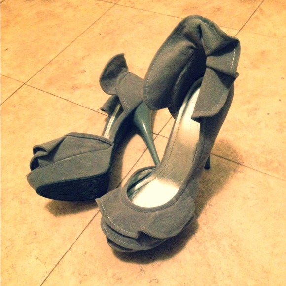 Grey Shiekh Ruffled High Heels!!!