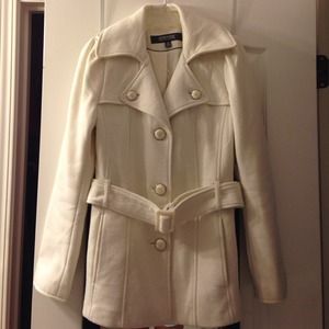 Off-white winter peacoat