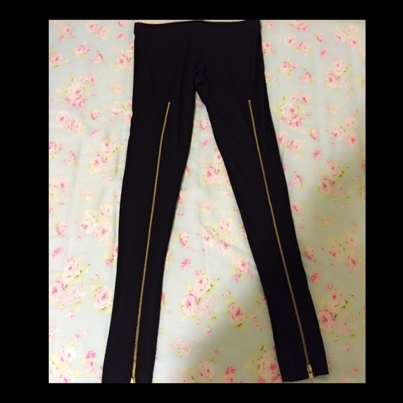 Zipped black legging