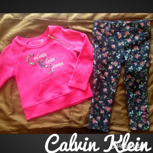 ⛔️SOLD⛔️ Girls denim jeggings and thermal top set.