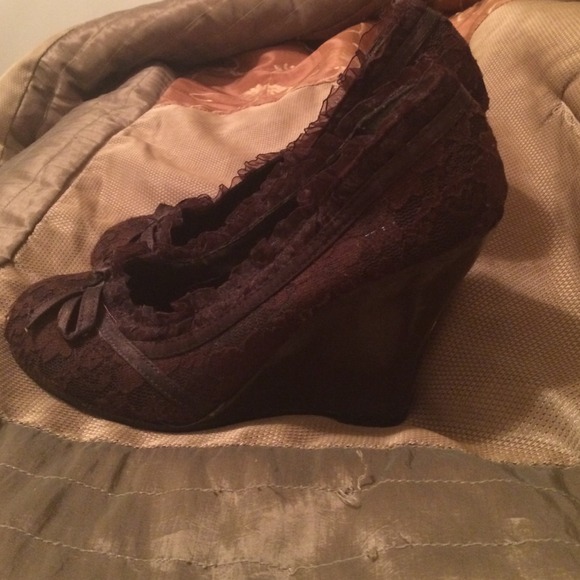 Heels - Picture 2 of 4