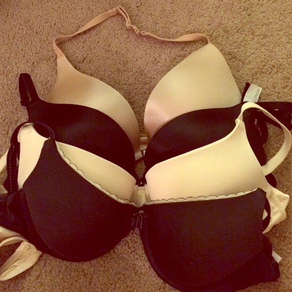 Hold for @angelicamk3 Bundle of Bras
