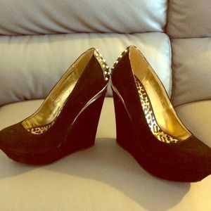 Dollhouse wedges