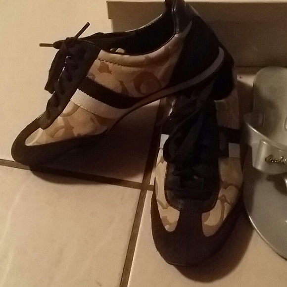 Authentic coach - Picture 2 of 4